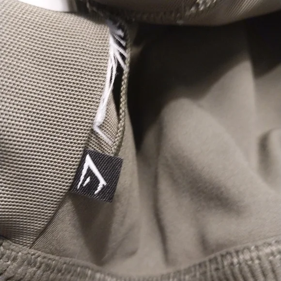 Green Gymshark Sports Bra - Picture 3 of 3